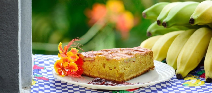 Bolo de banana com canela fácil de fazer